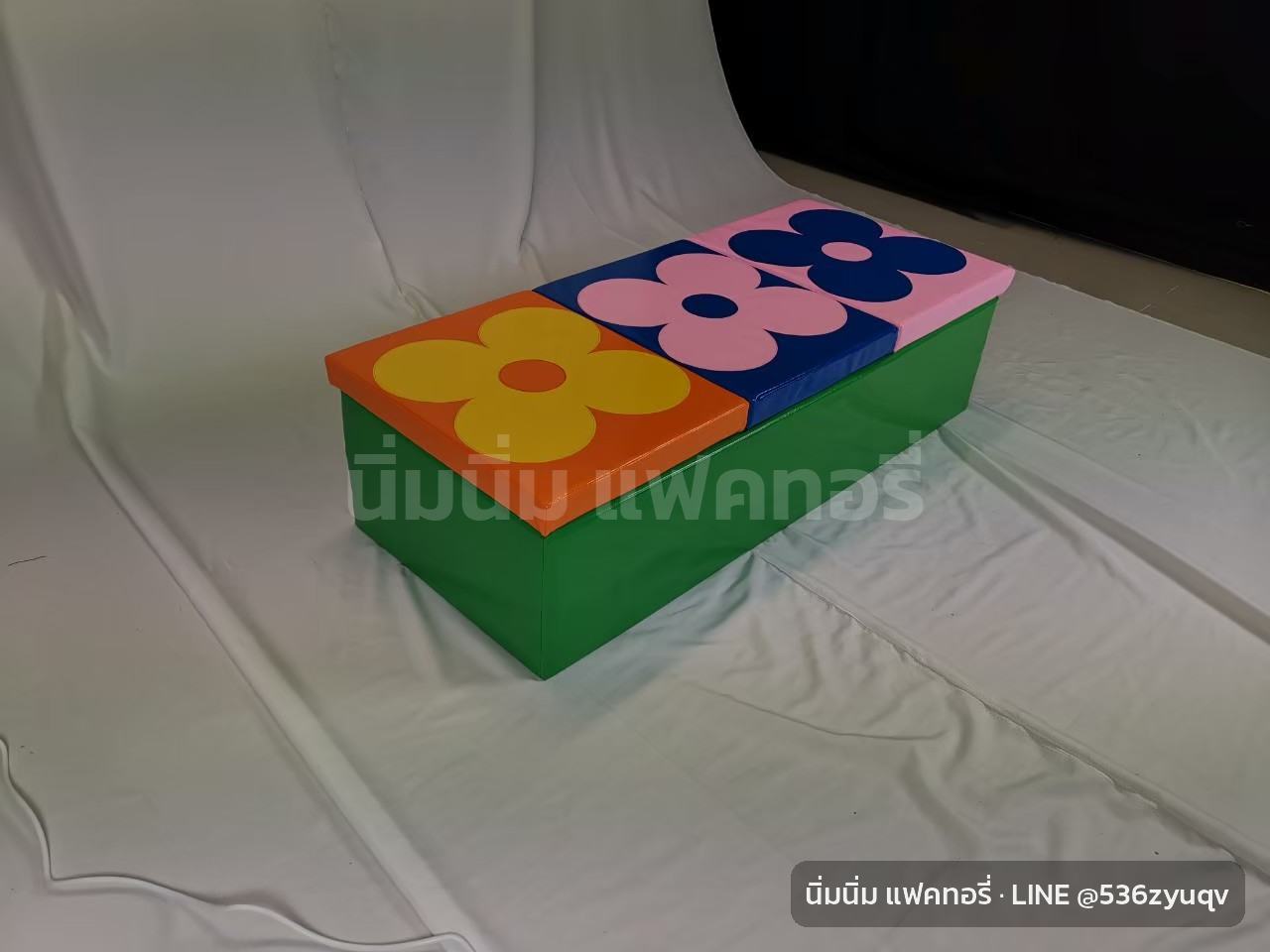 เฟอร์นิเจอร์: ม้านั่งกล่อง ฝาบุนุ่มลายดอกไม้