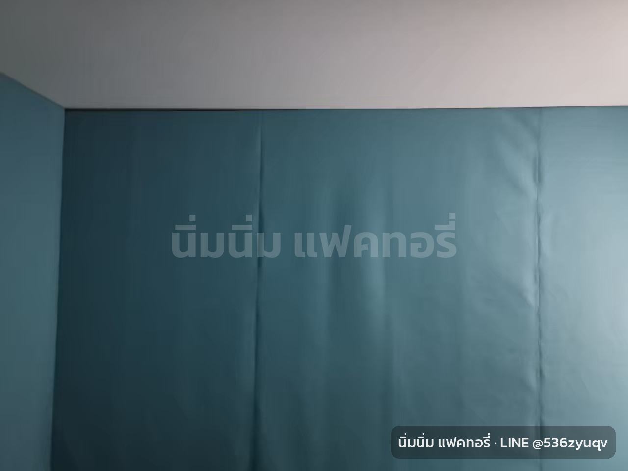โรงพยาบาล · จิตเวช: ผนังผืนเดียวทั้งด้าน เส้นแนวตั้งคือรอยเย็บหนัง ไม่ใช่รอยต่อแผ่น